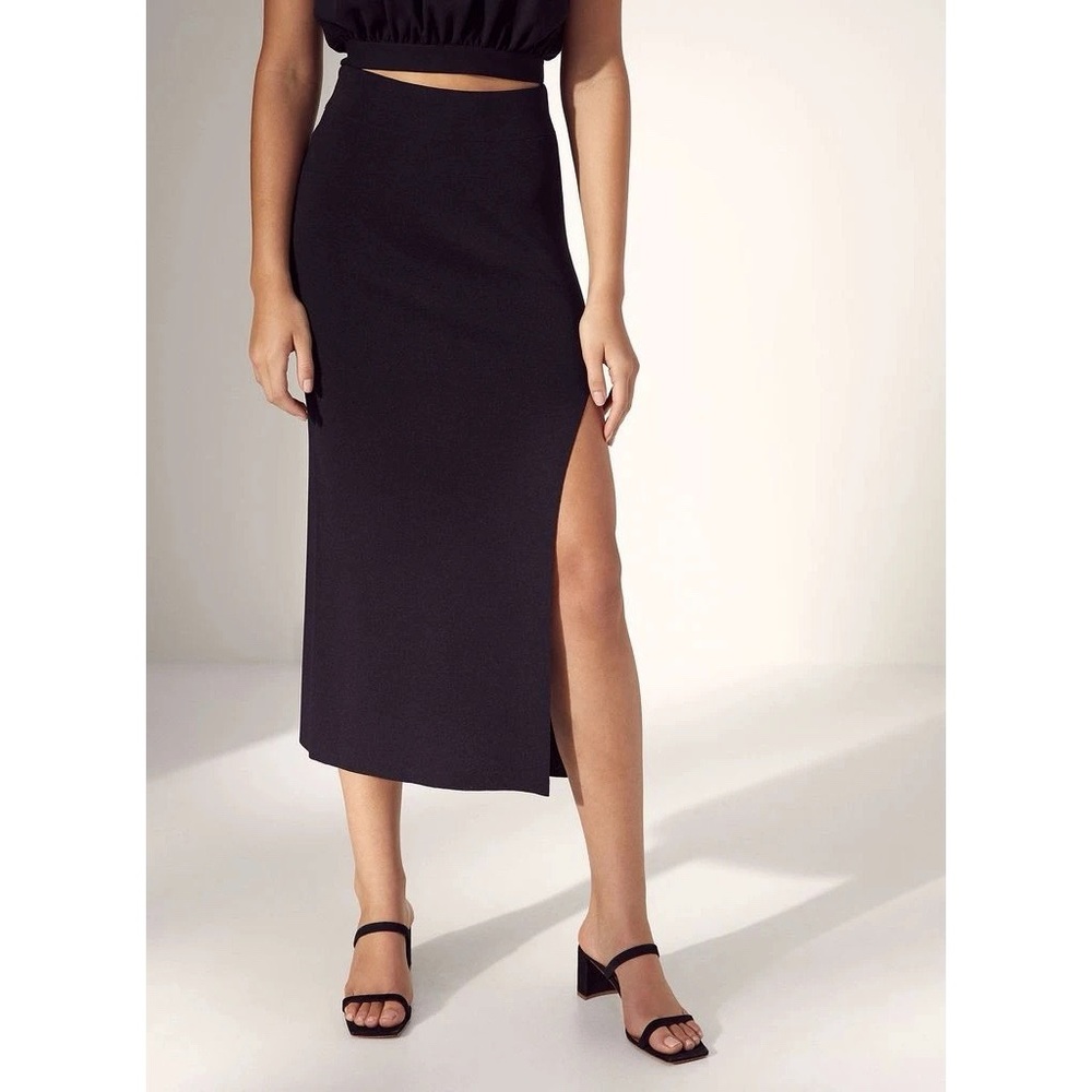 Aritzia Wilfred Knee Slit Skirt in Black